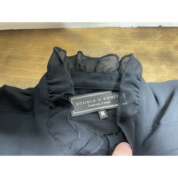 Double D Ranch Ruffled Tuxedo Button-Up Long Sleeve Blouse Medium NWT - Picture 4 of 15